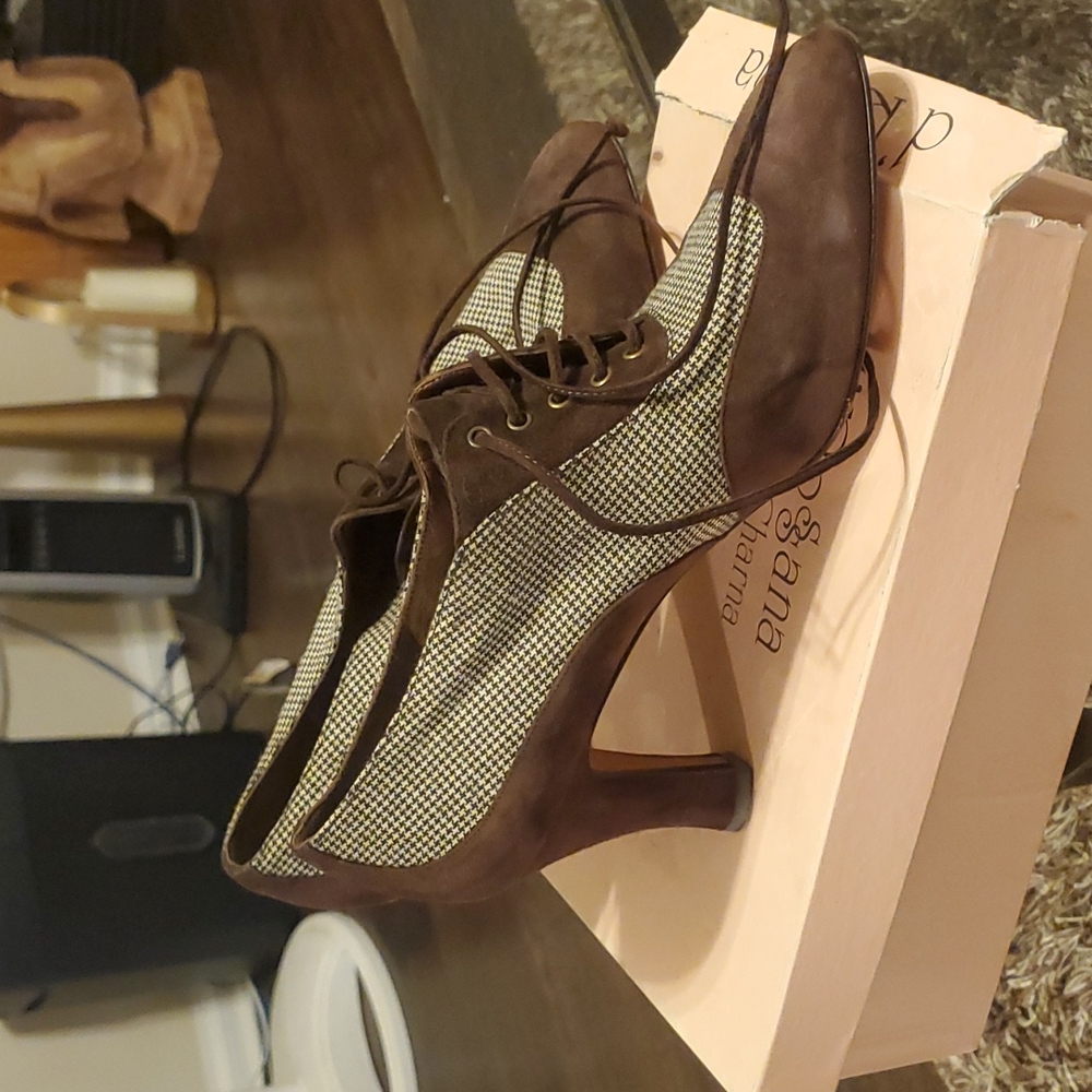 Shoe - Picture 3 of 10